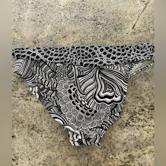 Trina Turk black and white shell bikini bottom gold medallion - Picture 5 of 7